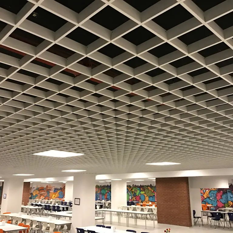 How much is the spacing of the aluminum grid ceiling? What is the method for installing the aluminum grid ceiling?