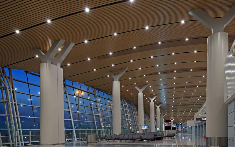 Aluminum ceiling designs should pay attention to the visual sense of human beings.